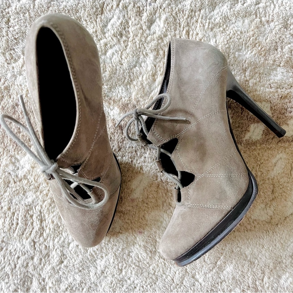 Diane Von Furstenberg DVF Guardian Suede Taupe Brown Stiletto Heel Bootie Sz 7.5